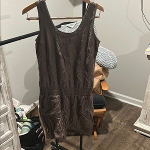 Elegant Brown Sleeveless Dress